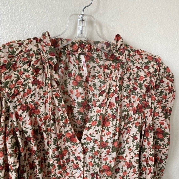 Free People Women’s Meant to Be Blouse Size M Floral Button Down Top Romantic - Picture 3 of 8